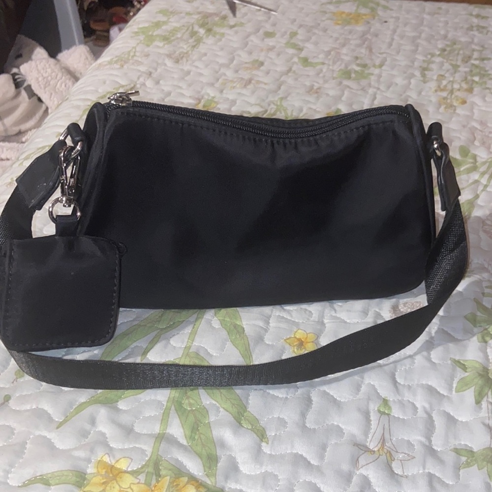 BP. Shoulder bag
